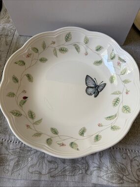 Lenox Butterfly Meadow Porcelain scalloped Bowl Butterfly Lady bug Motif 8 5/8”